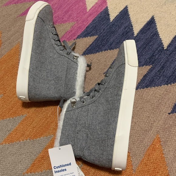 Brand new stylish Old Navy high top sneakers - Picture 2 of 3